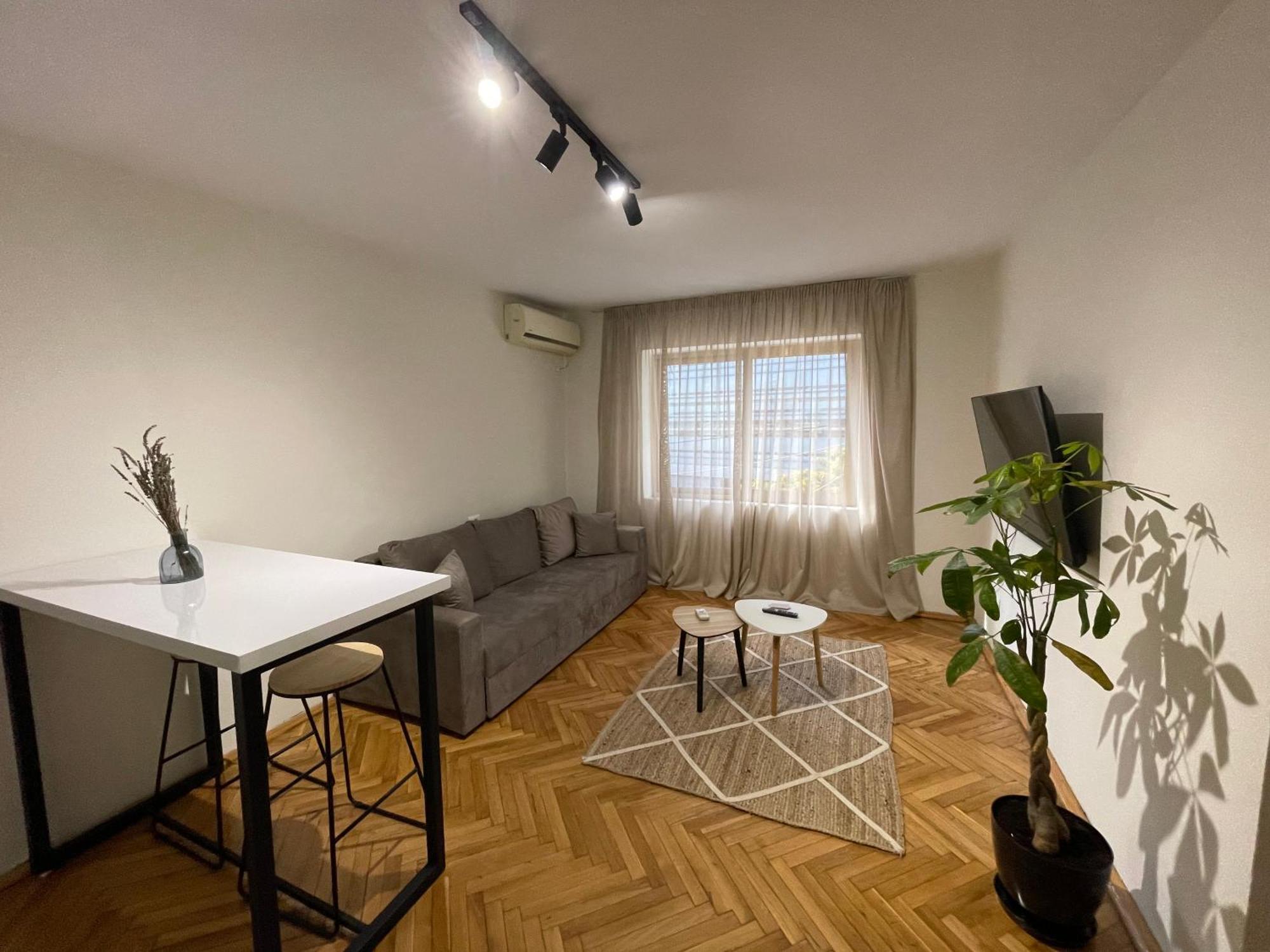 Cozy Apartment, In The Center Of Tirana Exterior photo